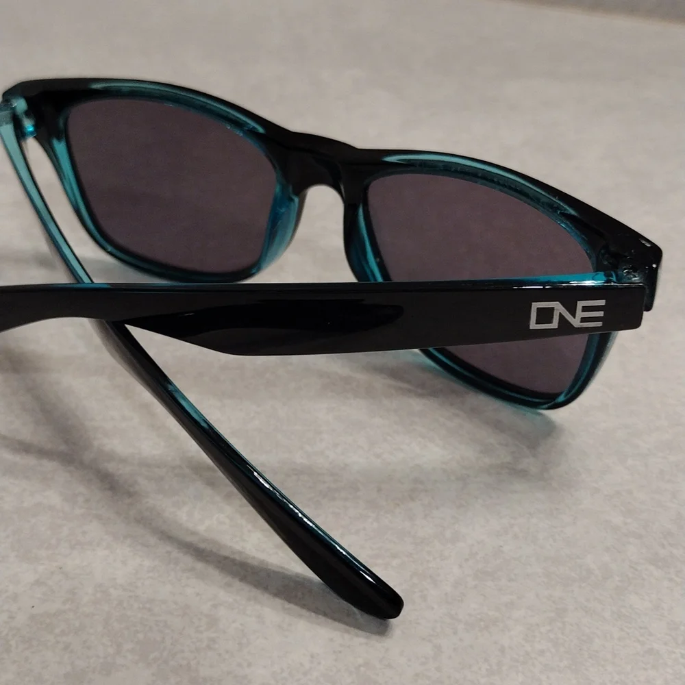One Hoola polarized sunglasses.